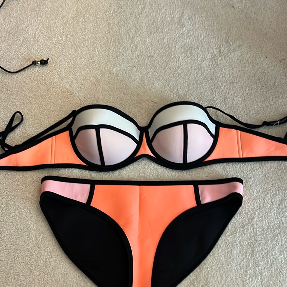 Triangl color block bikini very cute swimsuit